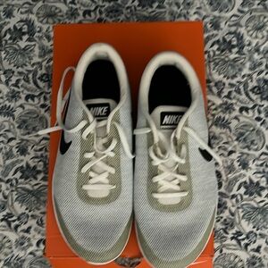 Nike Flex Experience Running Wide 4E